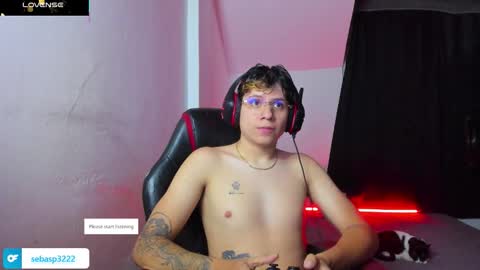 michael independent model  online show from 11.03.25