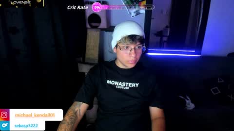 Snapshot of michael_kendall0 chatting on 06.12.26 michael independent model online show from 06.12.26