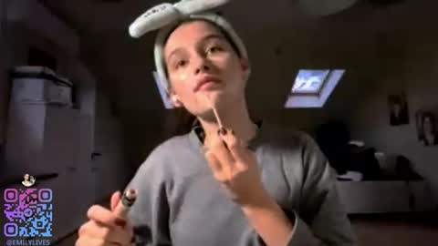 Snapshot of michael_pors chatting on 10.18.25 Emily online show from 10.18.25