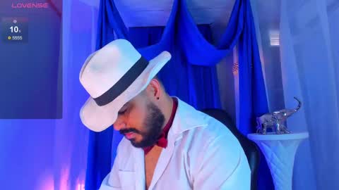 Snapshot of michaelbear_ chatting on 10.11.25 Michael online show from 10.11.25