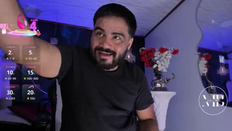 Snapshot of michaelbear_ chatting on 11.11.25 Michael online show from 11.11.25