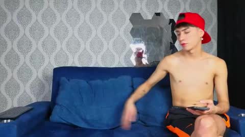 Snapshot of michaell_twink chatting on 02.11.25 Michaell online show from 02.11.25