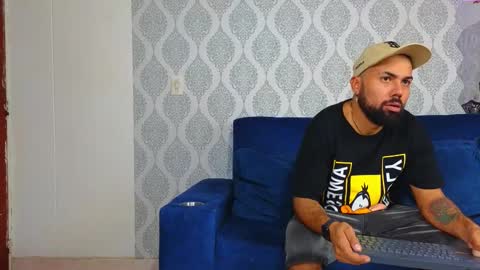 Snapshot of michaell_twink chatting on 02.18.25 Michaell online show from 02.18.25