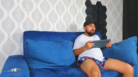 Snapshot of michaell_twink chatting on 02.25.25 Michaell online show from 02.25.25