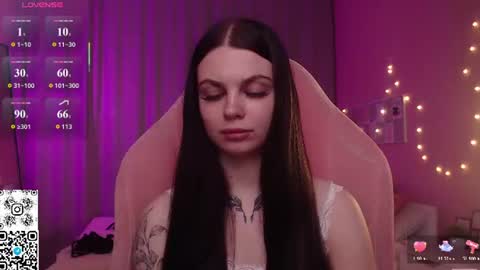 Snapshot of michela_fruet chatting on 06.19.26 Kate online show from 06.19.26