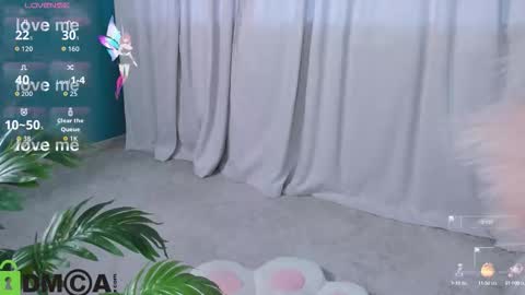 Snapshot of michele_mack chatting on 10.15.25 michele_mack online show from 10.15.25