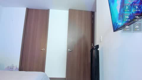 Snapshot of michelle_ferrerr chatting on 10.16.25 MICHELLE online show from 10.16.25