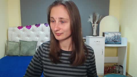 Snapshot of michellee11 chatting on 10.01.25 Michel online show from 10.01.25