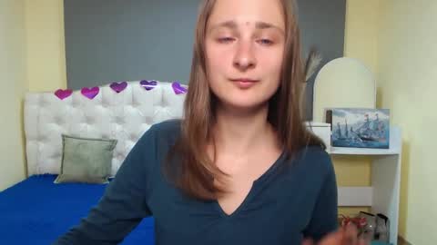 Snapshot of michellee11 chatting on 10.07.25 Michel online show from 10.07.25