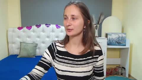 Snapshot of michellee11 chatting on 10.09.25 Michel online show from 10.09.25