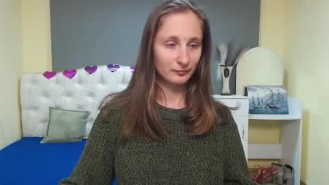 Snapshot of michellee11 chatting on 10.13.25 Michel online show from 10.13.25