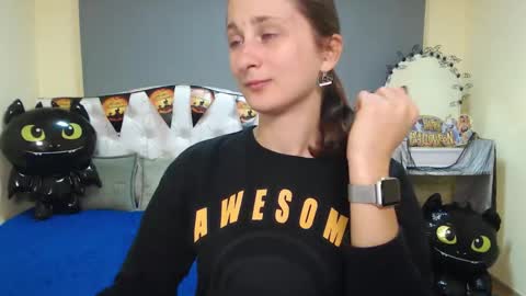 Snapshot of michellee11 chatting on 10.21.25 Michel online show from 10.21.25