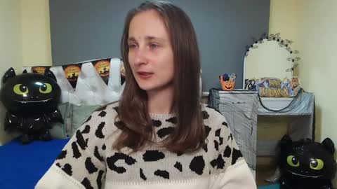 Snapshot of michellee11 chatting on 10.24.25 Michel online show from 10.24.25