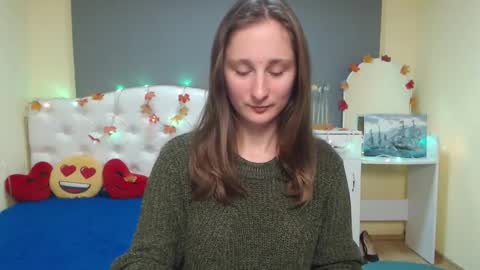 Snapshot of michellee11 chatting on 11.13.25 Michel online show from 11.13.25