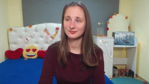 Snapshot of michellee11 chatting on 11.17.25 Michel online show from 11.17.25