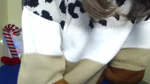 Snapshot of michellee11 chatting on 12.15.25 Michel online show from 12.15.25