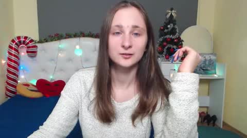 Snapshot of michellee11 chatting on 12.20.25 Michel online show from 12.20.25