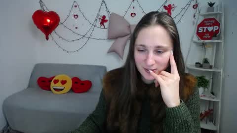 Snapshot of michellee11 chatting on 02.09.26 Michel online show from 02.09.26