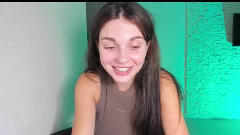 Michellee online show from 09.23.25