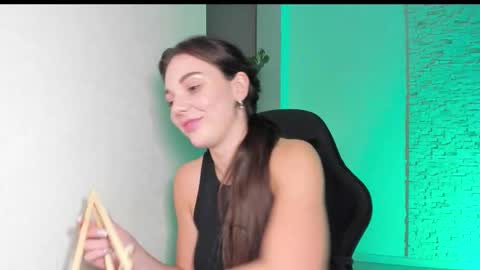 Michellee online show from 11.01.25