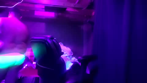 Snapshot of mickdollz chatting on 10.29.25 mickdollz online show from 10.29.25