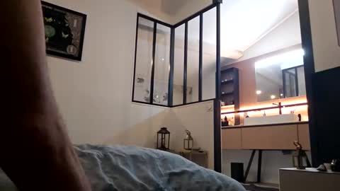 Snapshot of mickedu66620 chatting on 10.12.25 mickedu66620 online show from 10.12.25