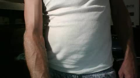 Snapshot of mickey85knoxx chatting on 09.26.25 mickey85knoxx online show from 09.26.25