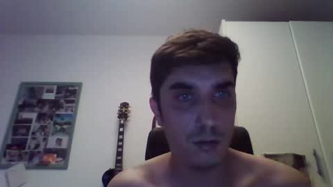 Snapshot of micky_law88 chatting on 09.08.25 micky_law88 online show from 09.08.25