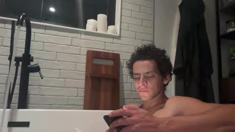 Snapshot of micomoney chatting on 11.27.25 micomoney online show from 11.27.25