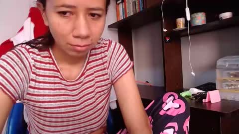 Snapshot of miculohot chatting on 10.27.25 vanesa sexy online show from 10.27.25