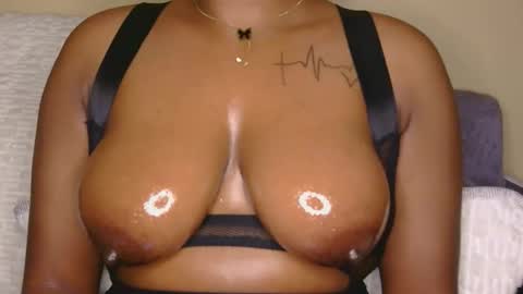 Snapshot of midnight_goddess chatting on 11.12.25 Kelly online show from 11.12.25