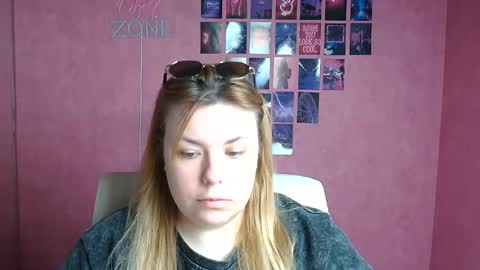 Snapshot of midnightmariana chatting on 05.22.26 Mariana online show from 05.22.26