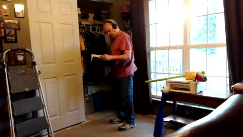 Snapshot of midwestdad09 chatting on 10.05.25 midwestdad09 online show from 10.05.25