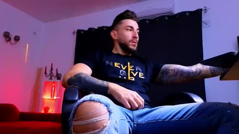 MightyAaron online show from 10.05.25