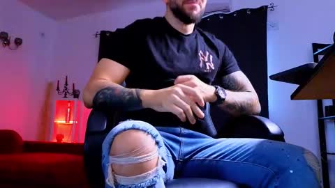 MightyAaron online show from 10.09.25