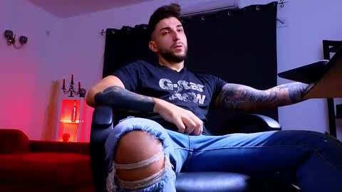 MightyAaron online show from 10.11.25