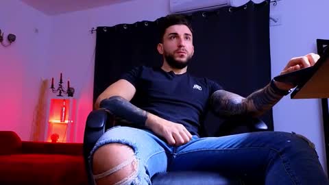 MightyAaron online show from 11.30.25