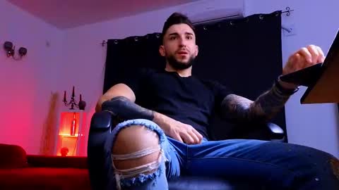 MightyAaron online show from 12.20.25