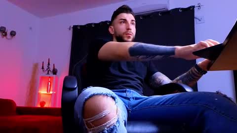 MightyAaron online show from 12.21.25