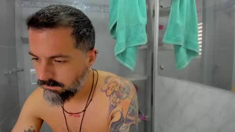 Snapshot of miguel_angeel_ chatting on 05.21.26 Miguel Angel online show from 05.21.26