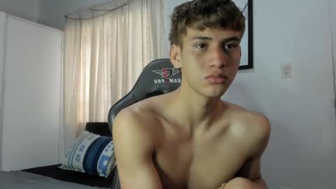 Miguel Hernandez online show from 02.26.25