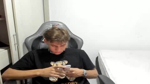 Miguel Hernandez online show from 10.20.25