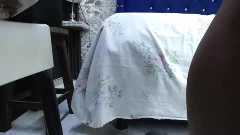 Snapshot of miha_califa chatting on 12.18.25 miha_califa online show from 12.18.25