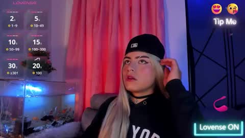 Snapshot of mihaa_adams chatting on 02.09.26 MIHAA-ADAMS online show from 02.09.26