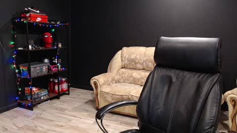 Snapshot of mihasikd chatting on 12.24.24 Misha Winchester online show from 12.24.24