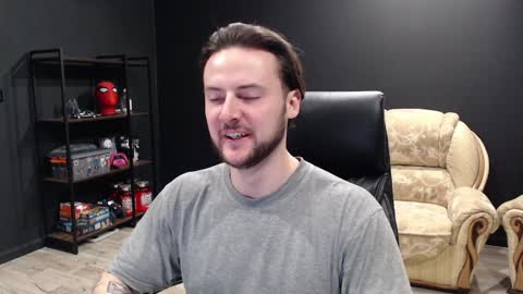 Snapshot of mihasikd chatting on 02.04.25 Misha Winchester online show from 02.04.25