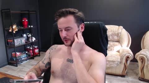 Snapshot of mihasikd chatting on 09.10.25 Misha Winchester online show from 09.10.25