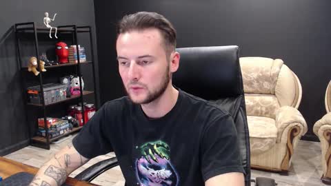 Snapshot of mihasikd chatting on 10.11.25 Misha Winchester online show from 10.11.25