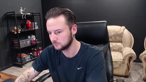 Snapshot of mihasikd chatting on 11.12.25 Misha Winchester online show from 11.12.25