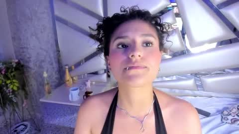 Snapshot of miia02 chatting on 01.04.25 MIA 3 online show from 01.04.25